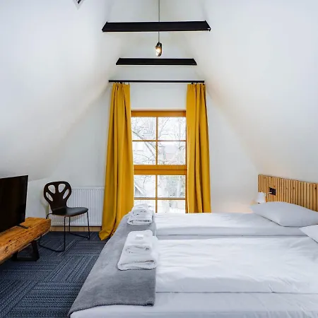 Sienkiewiczowka לינה וארוחת בוקר 3*